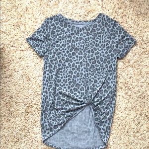 Grey cheetah print top